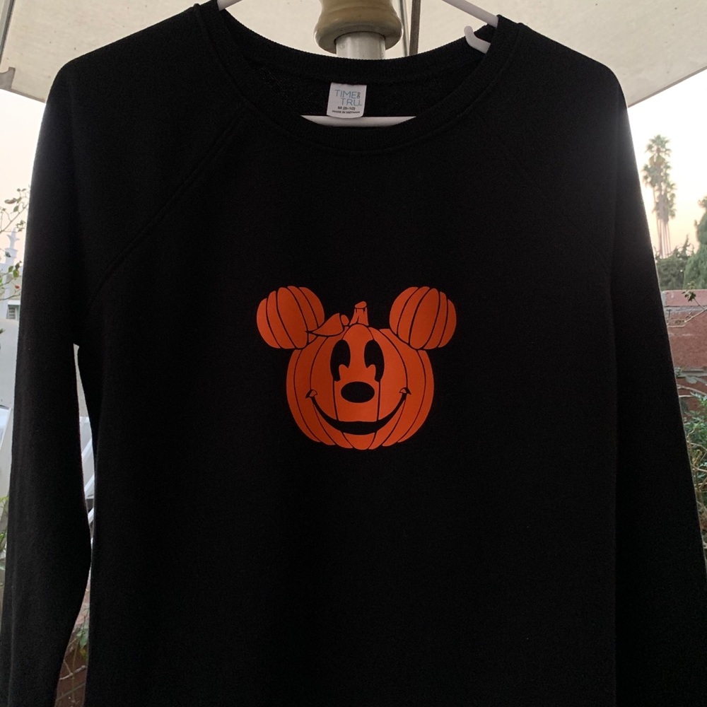 Mickey pumpkin 🎃 sweater